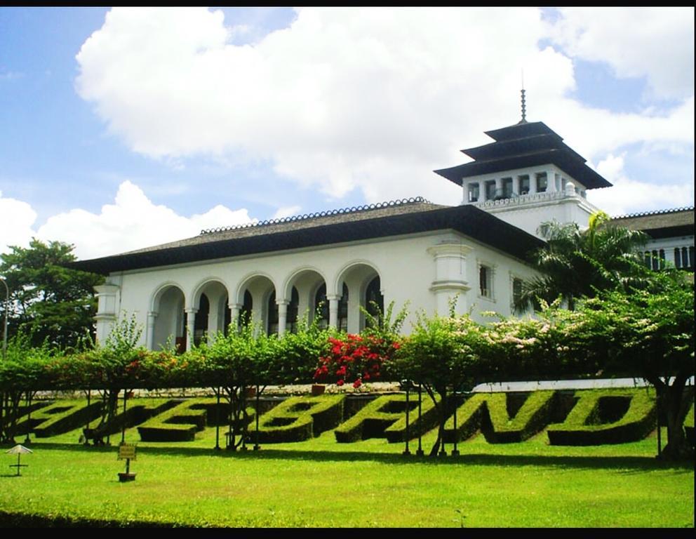 Ciwulan 36 Guest House Bandung Zewnętrze zdjęcie